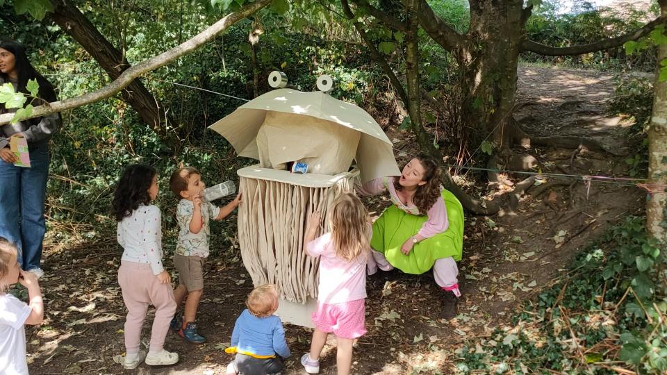 FUNGI FRIDA & THE MYCO HEROES / Georgie Taylor