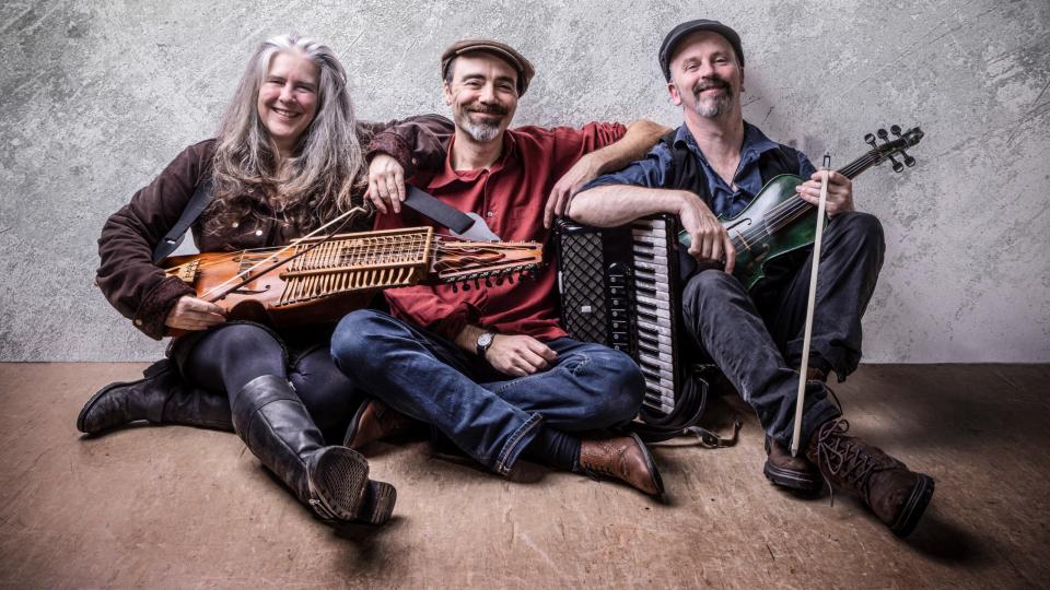 FIRELIGHT TRIO / Ruth Morris, Phil Alexander, Gavin Marwick